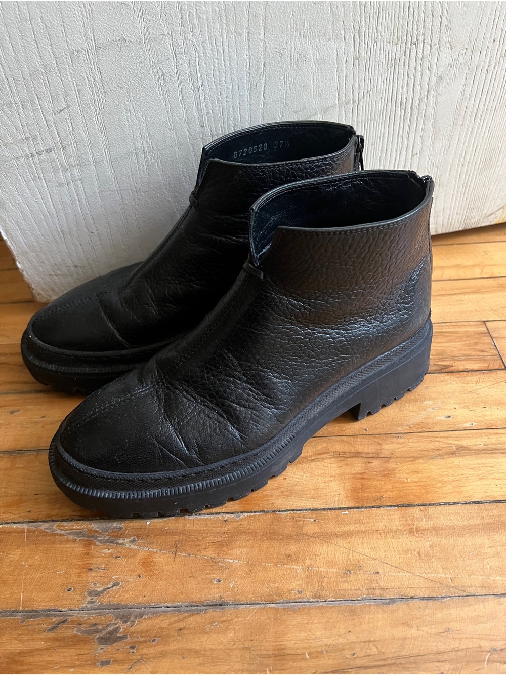 AGL ankle booties